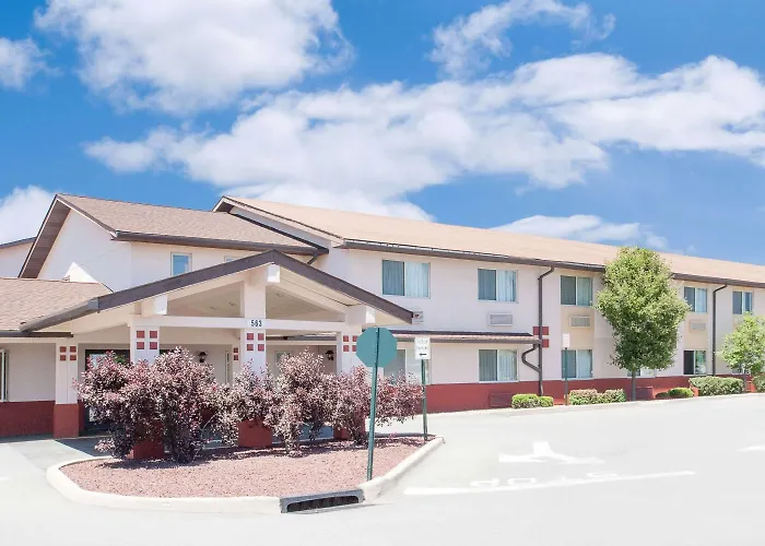 Super 8 By Wyndham Middletown