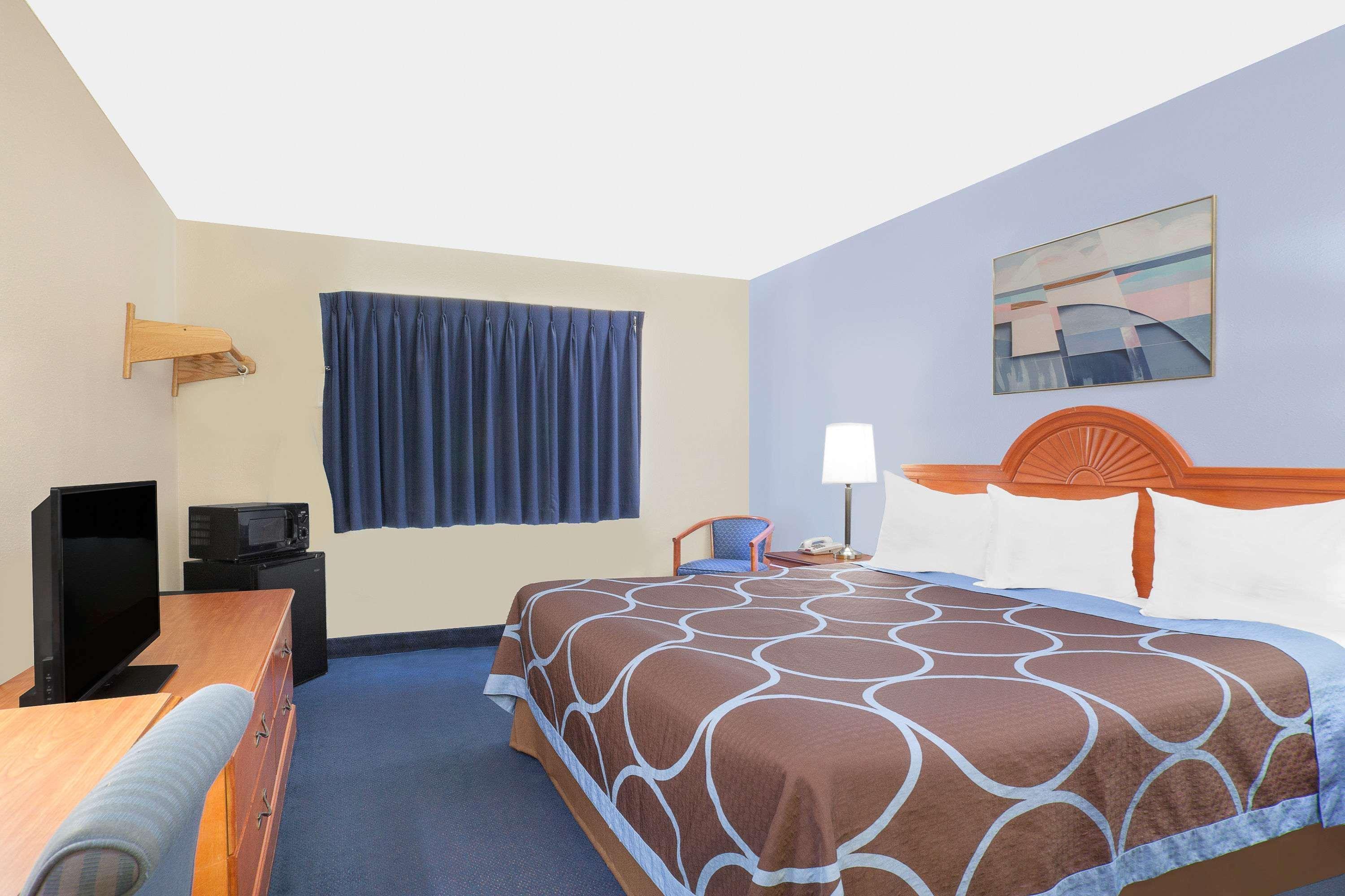 Super 8 By Wyndham Motel 2*