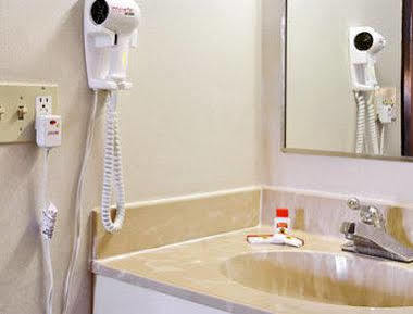 Super 8 By Wyndham Motel 2*